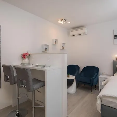 Luxury & Seven Gæstehus 4*