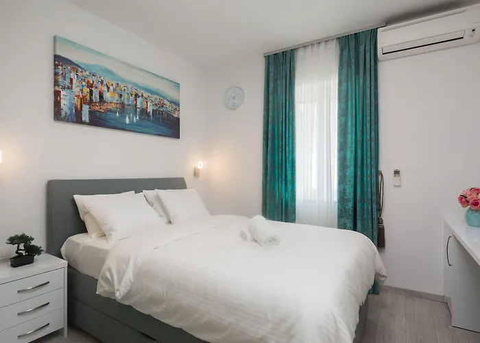 Luxury & Seven 4* Split