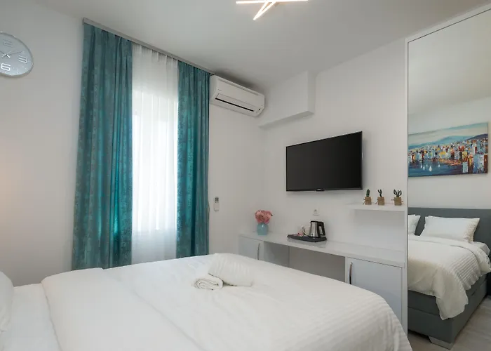 Luxury & Seven 4* Split