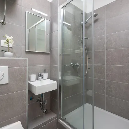 Luxury & Seven 4* سبليت