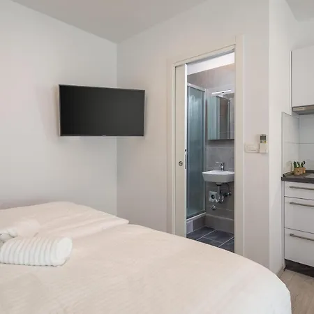 בית הארחה Luxury & Seven ספליט